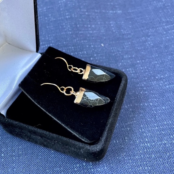 🌻NIB Black Marble Gold Dipped Faceted Gemstone Fang Earrings🌻 - Picture 6 of 12